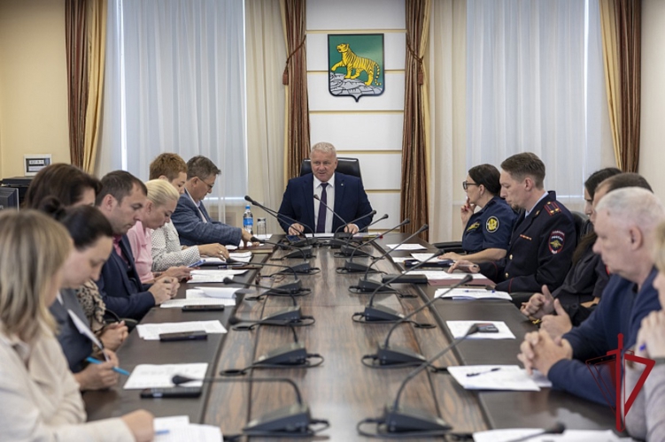 Сотрудники Управления вневедомственной охраны по г. Владивостоку приняли участие в заседании городской антинаркотической комиссии